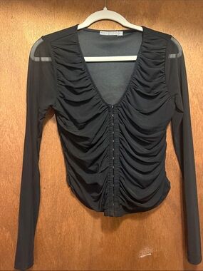 Black Ruched Long-Sleeve Top - RED BY BKE